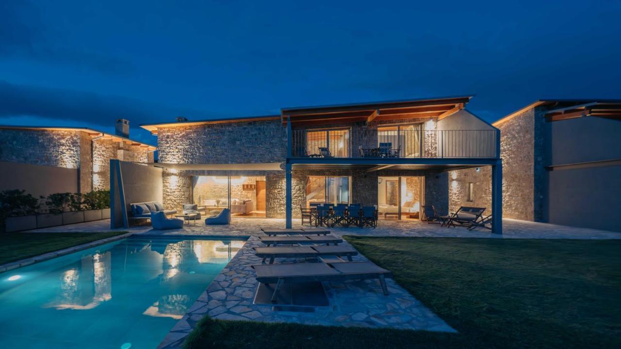 Real Life Homes Luxurious Seafront Villas Each With Their Own Private Pools Korakokhórion Екстериор снимка