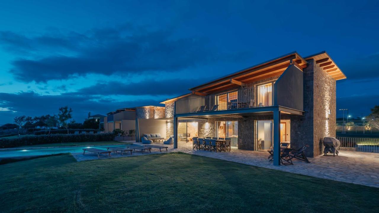 Real Life Homes Luxurious Seafront Villas Each With Their Own Private Pools Korakokhórion Екстериор снимка
