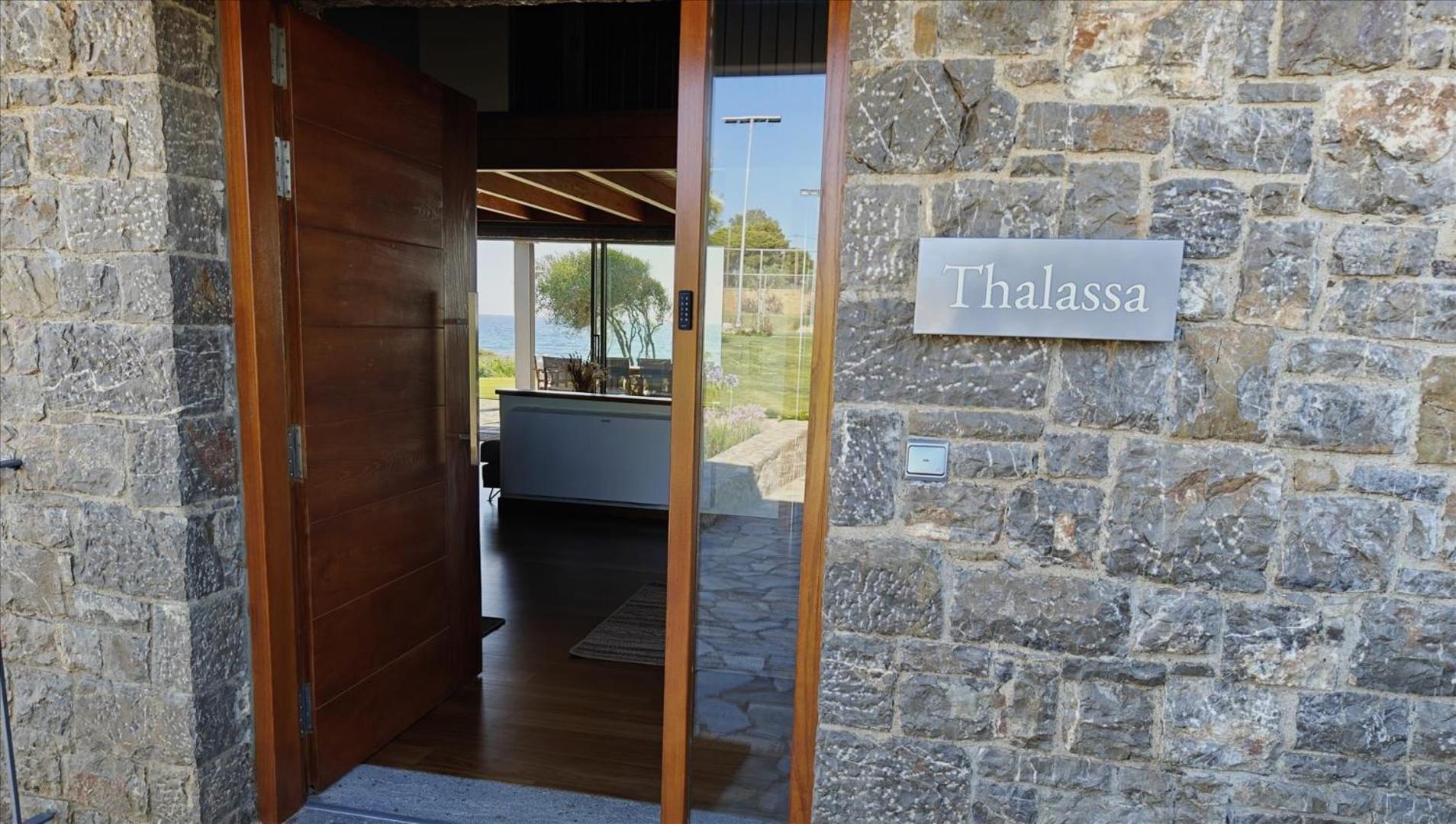 Real Life Homes Luxurious Seafront Villas Each With Their Own Private Pools Korakokhórion Екстериор снимка