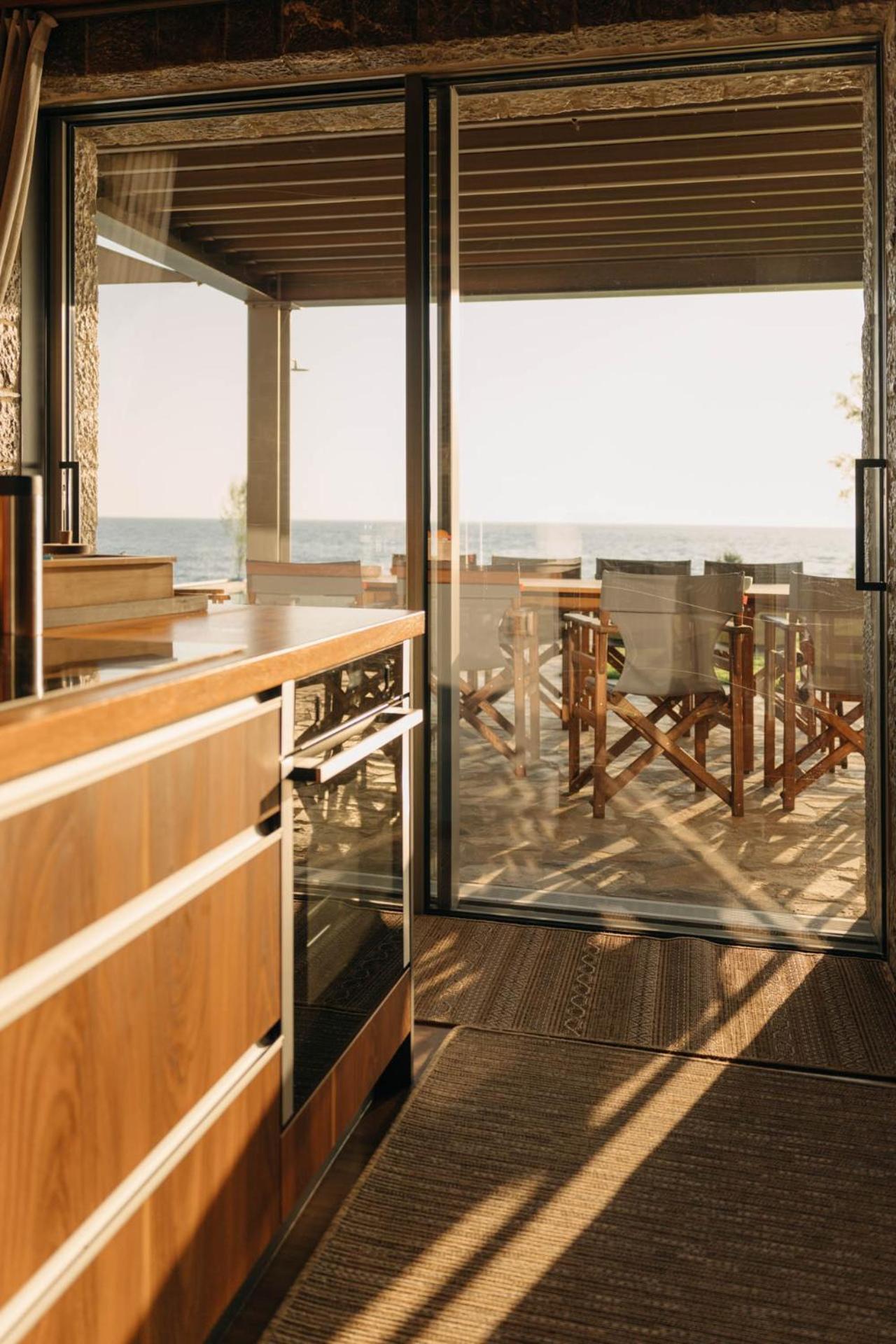 Real Life Homes Luxurious Seafront Villas Each With Their Own Private Pools Korakokhórion Екстериор снимка